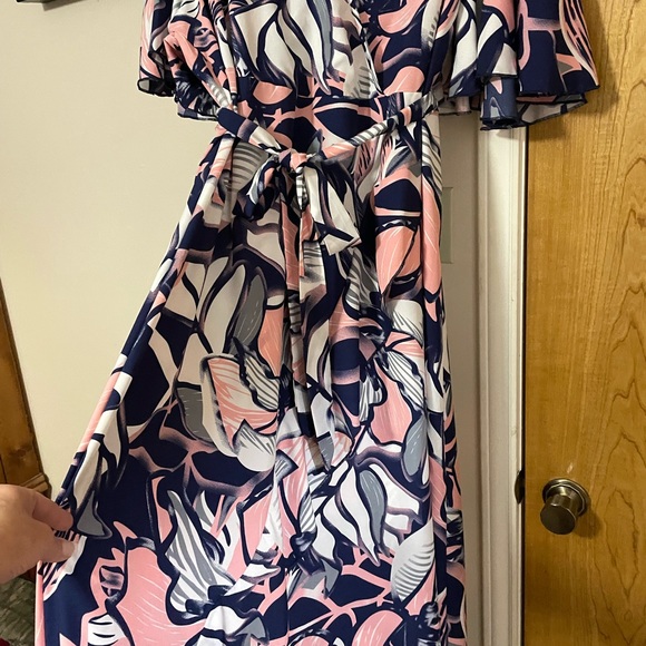 SHEIN dress. 4x. - Picture 2 of 5